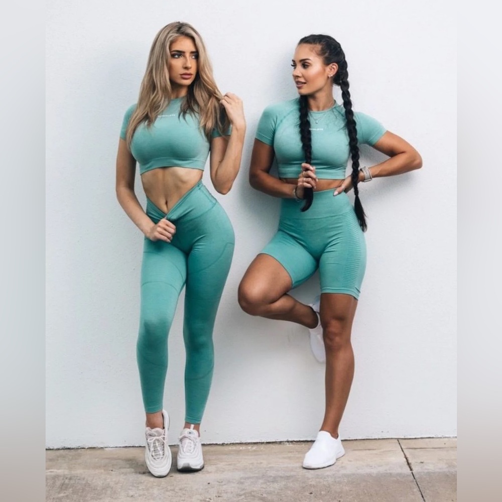 Alphalete ‘OG Revival’ leggings in jade green